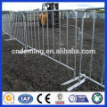 DM Hot! Ventes directes en usine Hot-plated galvanized Traffic Road Crowd Control Barrier For Crazy People